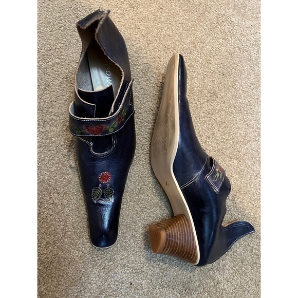 Beautiful, unusual shoes. EUC. Leather. - Picture 10 of 16